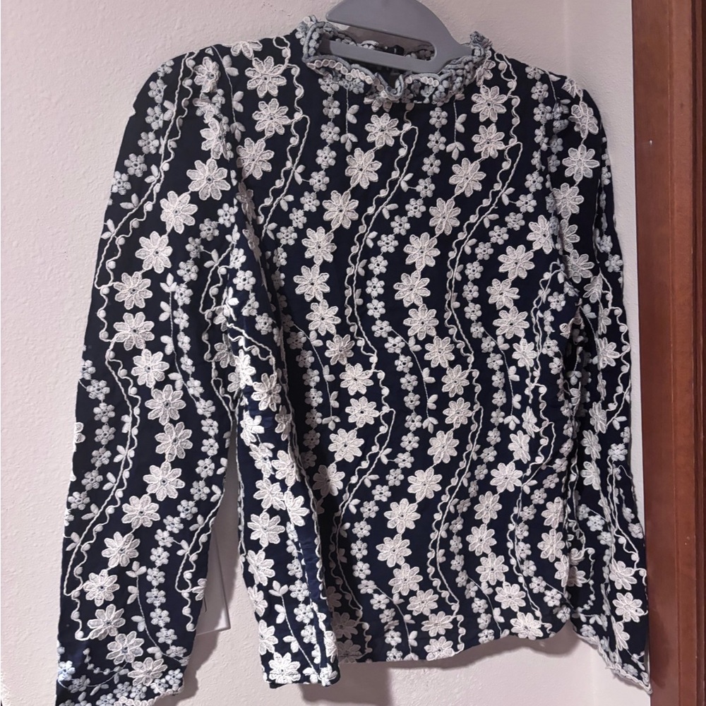 NOT Sezane Floral laced top embroidery navy blue and white